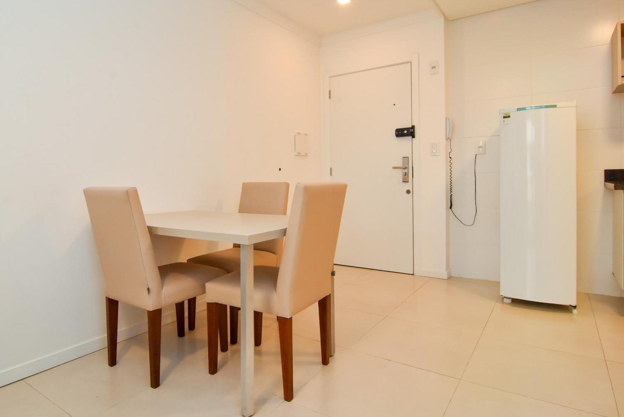 Ferias A 50 Metros Da P1837 Apartment *